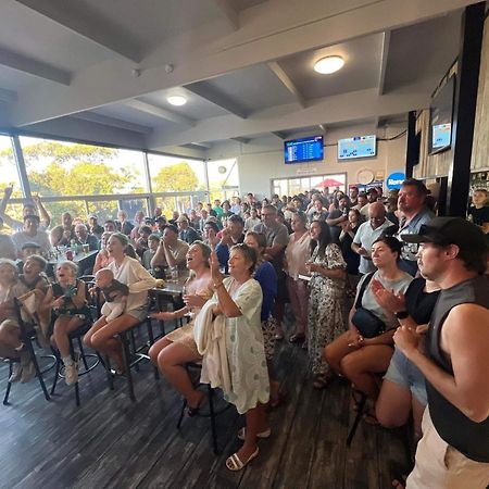 Bridport Bay Inn Εξωτερικό φωτογραφία